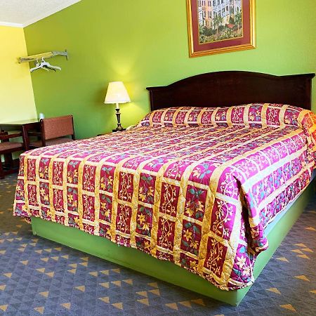 Luxury Inn Мідленд Екстер'єр фото