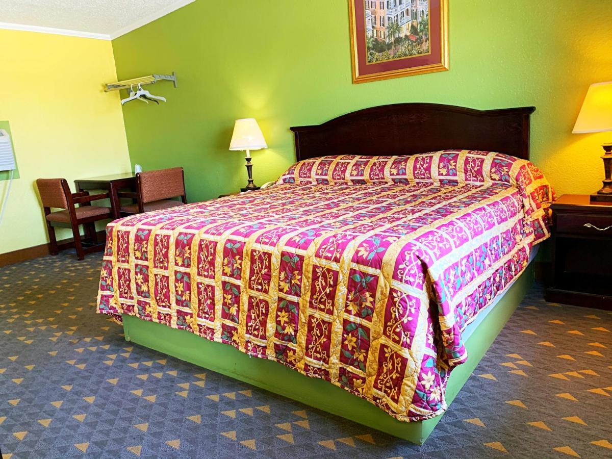 Luxury Inn Мідленд Екстер'єр фото